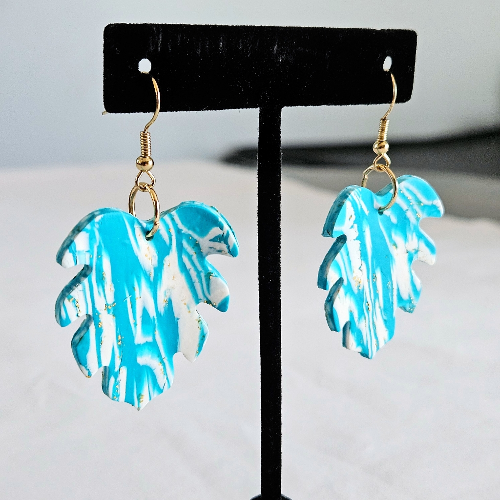 Sd Handmade Blue & White Gold Sparkle Clay Monstera Curved Leaf Pendant Earrings